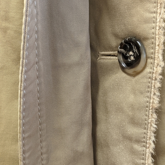 Beautiful tailored German coat size m top to bottom 35 inches. Pit to pit 23 inc - Picture 4 of 9